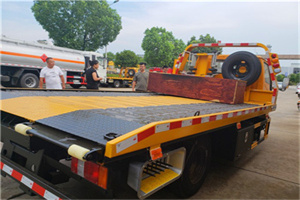 云梦附近拖车电话号码服务